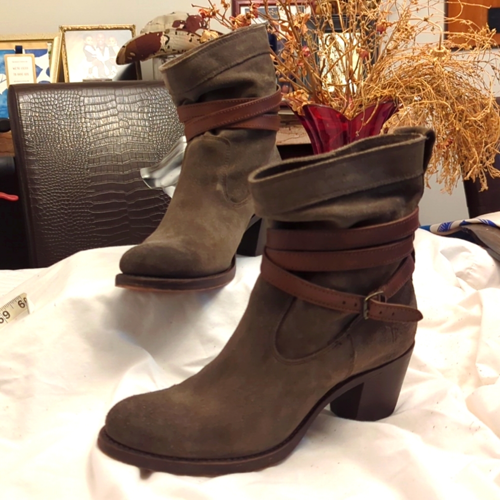 Frye ladies boots Dark olive drab color